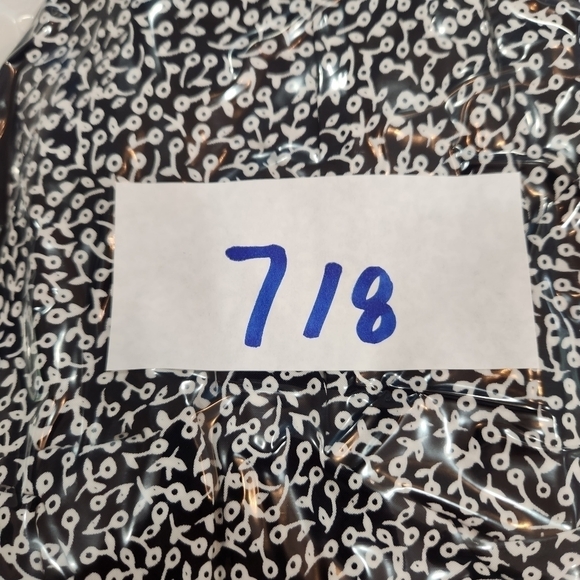 Vintage Tradition Petite Shirt and Skirt Combination Black Grey Floral Size 8P - Picture 16 of 16